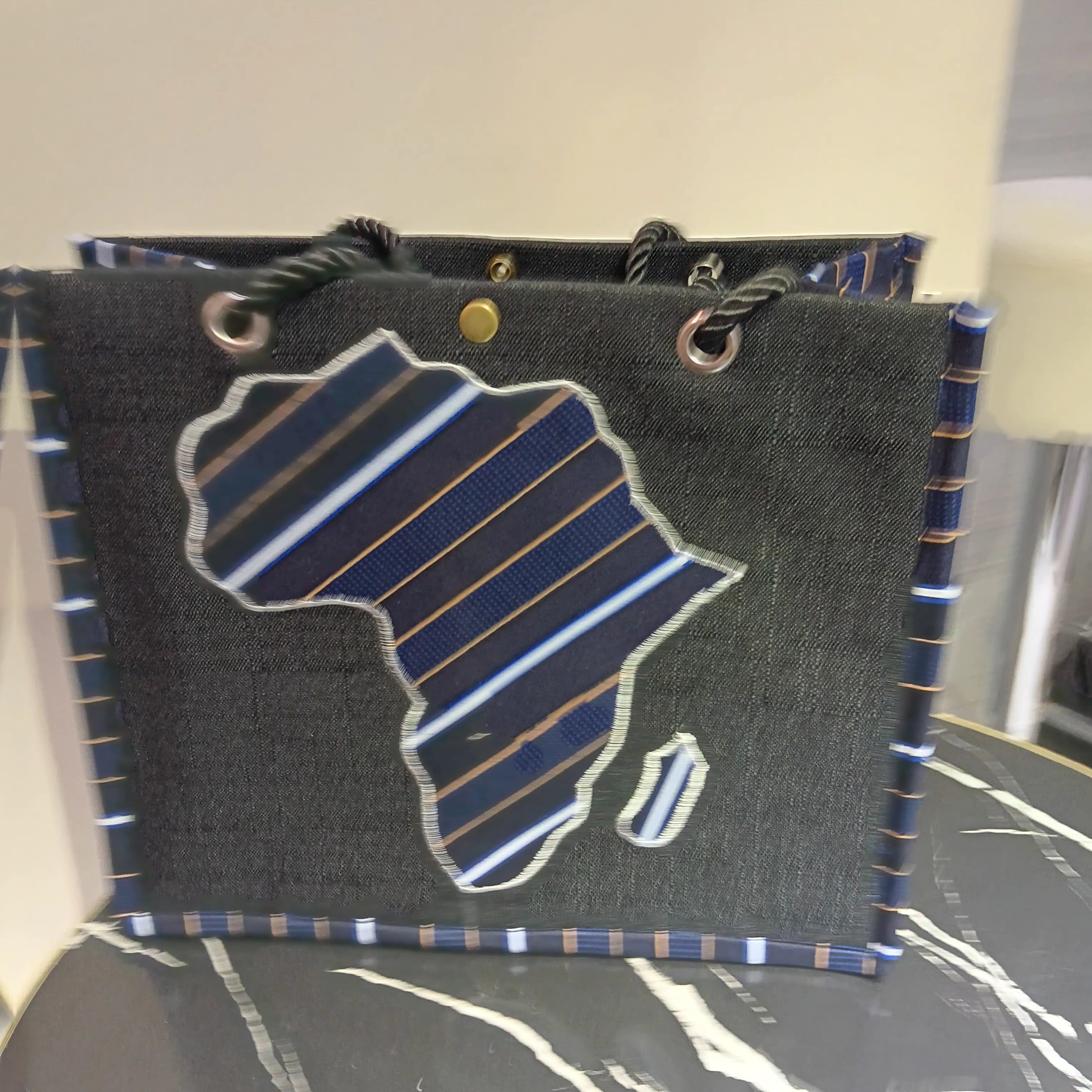 Women African tote bags