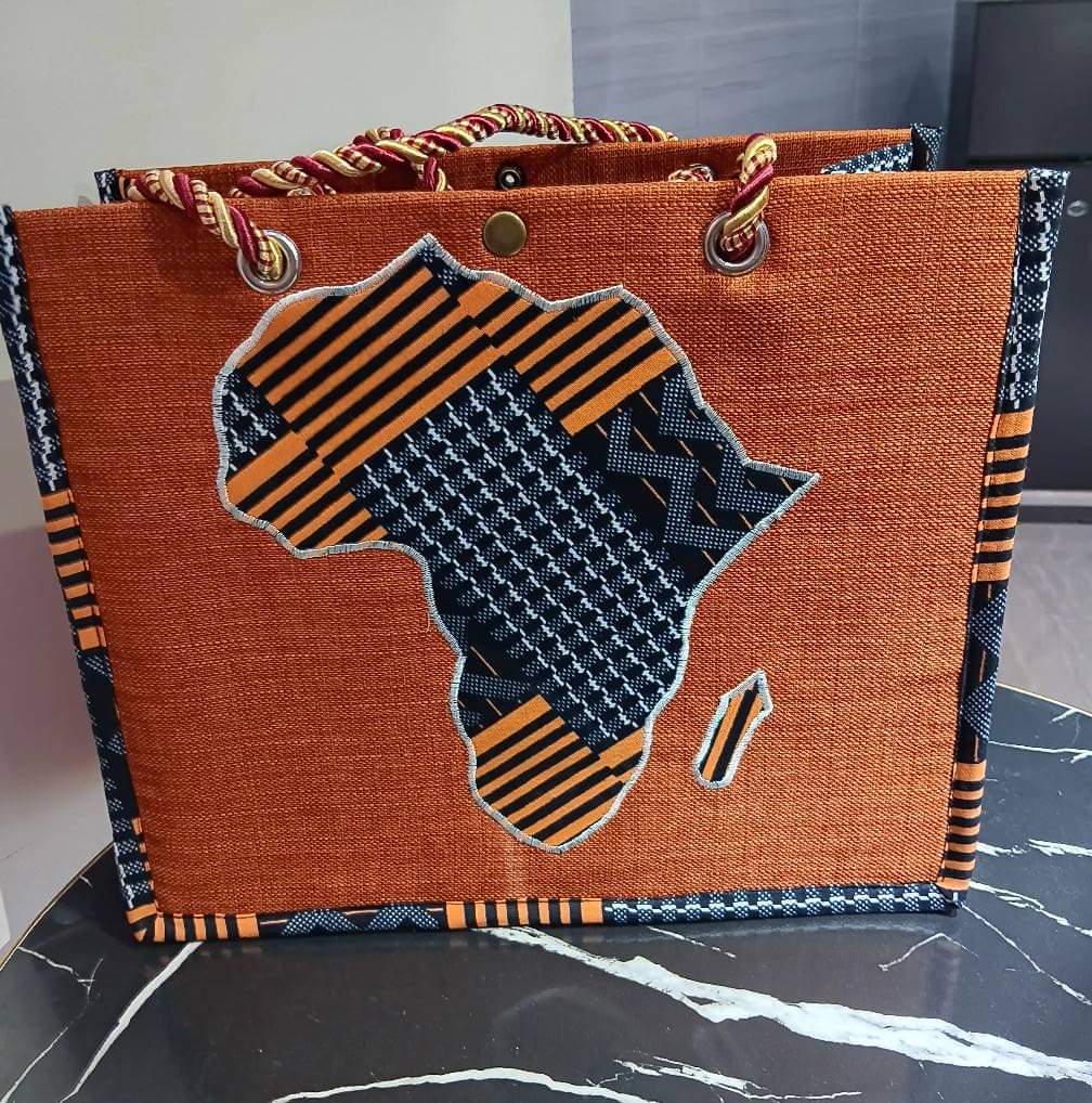 Women African tote bags