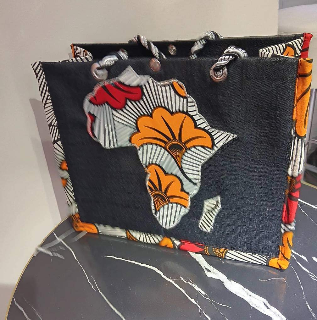 Women African tote bags