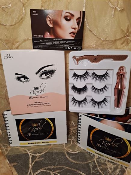 Women  Magnetic Lashes