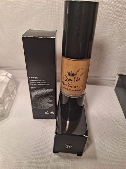 Women KRB's liquid matte foundation